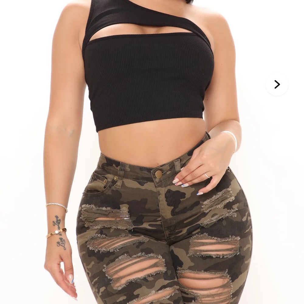 Keep It Realer Then Real Crop Top Black